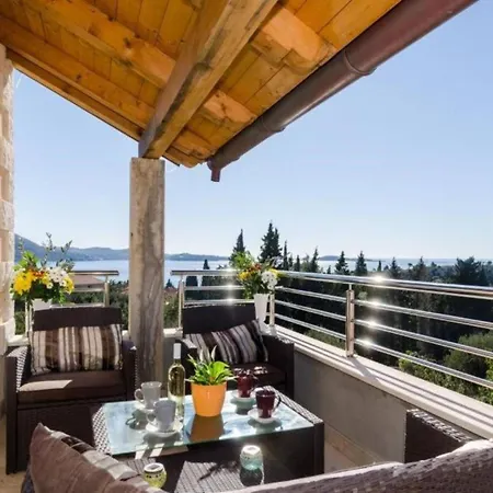 Spacious Four Bedroom With Pool Villa