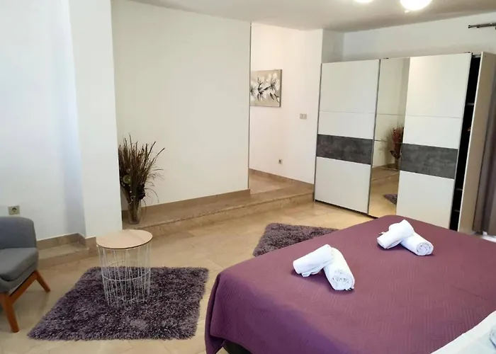 Spacious Four Bedroom With Pool * Mlini