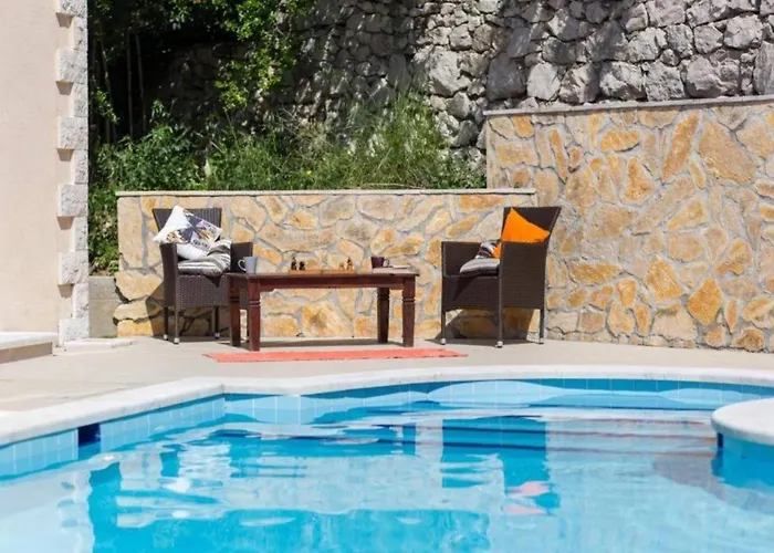 Spacious Four Bedroom With Pool * Mlini