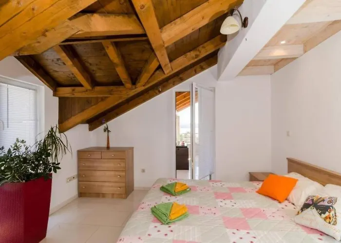 Villa Spacious Four Bedroom With Pool